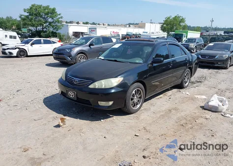 2006 Toyota Camry Xle V6 z USA, uszkodzony, nr VIN 4T1BF30K96U114182